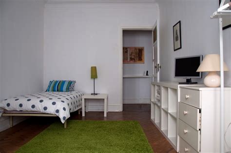 Tips to find room for rent in puchong: 2 single rooms for students in Lapa | Room for rent Lisbon