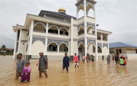 Artikel ini akan membahas kumpulan doa ketika mendapat musibah sesuai sunnah lengkap bahasa arab, latin dan artinya. Doa menghadapi musibah banjir - Majlis Ulama ISMA