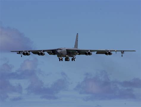 Fileb 52 Stratofortress Landing