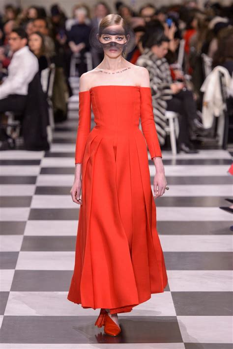La Rêverie Surréaliste Du Défilé Dior Haute Couture