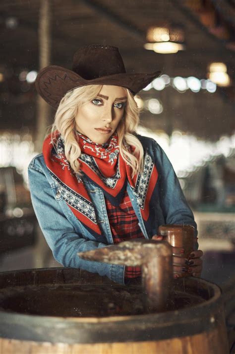 30 Cute Western Cowgirl Outfit Ideas Bellatory