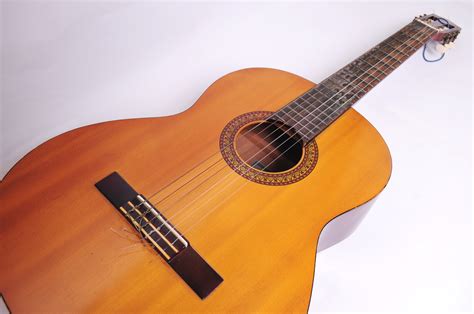 How To Buy A Good Acoustic Guitar 5 Steps With Pictures