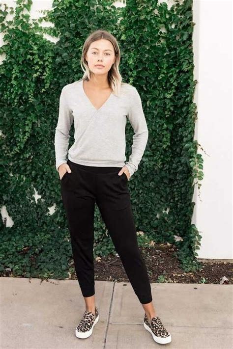 My Favorite Easy Ways To Wear Jogger Pants For Women 20 Ideas 2020 Jogger Pants Outfit Women