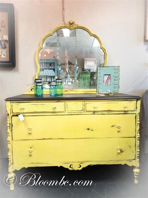 Cheerful English Yellow Chalk Paint® Decorative Paint By Annie Sloan