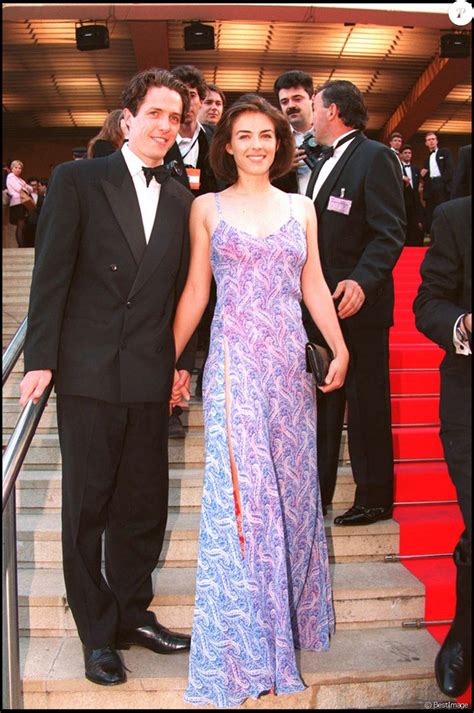 Liz hurley and hugh grant were the it couple of the eighties and nineties. Liz Hurley et Hugh Grant - Festival de Cannes 1994 ...