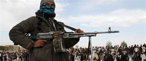 Les talibans 6 ou taliban 7 (طالبان ṭāliban, « étudiants » ou « chercheurs »), s'autoproclamant émirat islamique d'afghanistan, est un mouvement fondamentaliste islamiste armé oeuvrant en afghanistan et au pakistan depuis octobre 1994. Afghan Taliban 'Happy To Continue' War After Trump Vows ...
