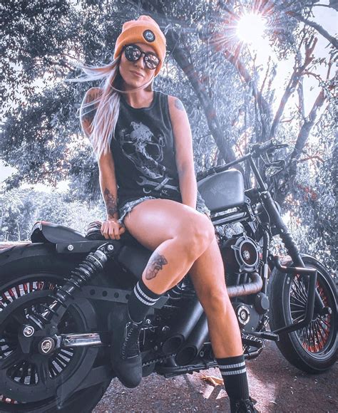 pin by richard smith on girls on motorcycles motorcycle girl women riding motorcycles