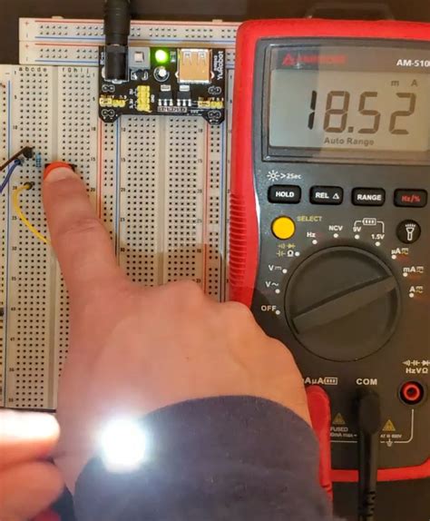 How To Use The 2n2222 Transistor Npn With Examples Diy Engineers