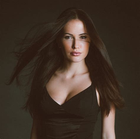 Montreals Rising Star Polina Grace Releases Her New Single Enough A