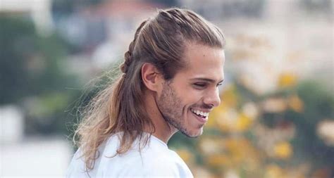 Man braid + wavy hair. 20 Manly Braids for Men With Long Hair (2020 Trends)