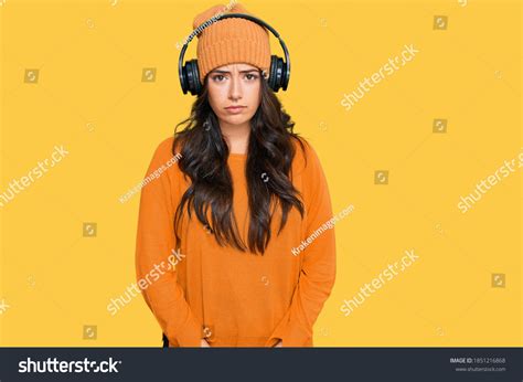 10642 Imágenes De Sad Headphones Imágenes Fotos Y Vectores De Stock