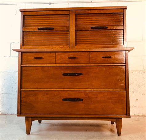 1960s Walnut Wood Tall Bedroom Dresser By Dixie Furniture Co For Sale
