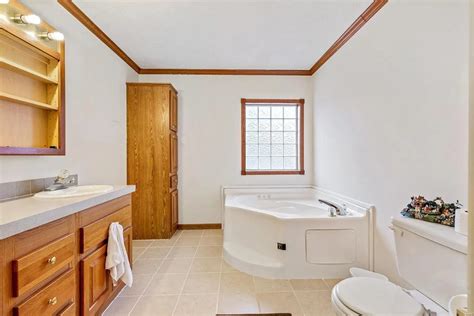 10 Mobile Home Bathroom Remodel Ideas