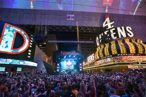This session is held out on the las vegas speedway and located near nellis air force base, which made for any even better visit with an awesome air show, or. Scenes from the NASCAR Playoffs Party on the Las Vegas ...