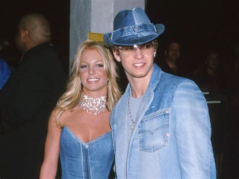 20 Iconic Photos Of The Early 2000s From Power Couples To History Making Moments