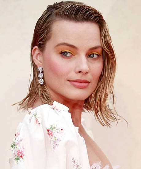 10 Bright Makeup Looks Were Eyeing For Summer Wet Look