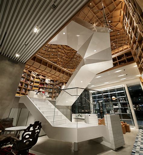 Exploratorium: Hyundai Card Travel Library — KNSTRCT