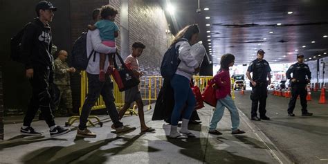 Migrants Stretch Resources In Cities Near And Far From Southern Border Wsj