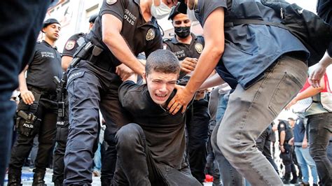 Turkish police brutalize Suruç massacre commemorators detain 60 protesters