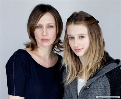 Taking the reigns for the first time as director, vera farmiga conveniently found her younger self at home when she cast her sister taissa in 'higher ground. photo session - Taissa Farmiga Photo (28096160) - Fanpop