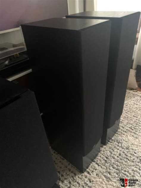 Paradigm Reference Studio V Floorstanding Speakers Photo