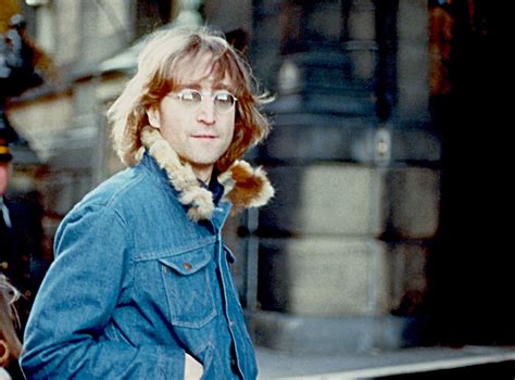 A Look At John Lennons Former New York Penthouse And Dakota Apartments