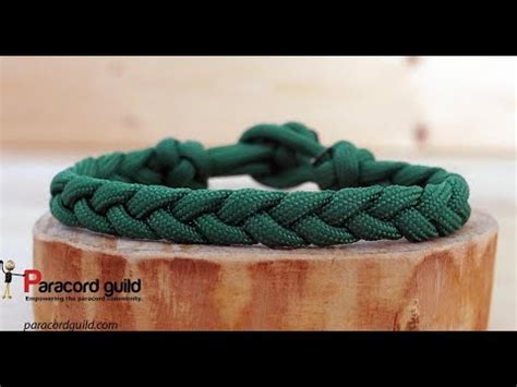 Check spelling or type a new query. Clean, braided paracord bracelet- 3 strand flat braid - YouTube