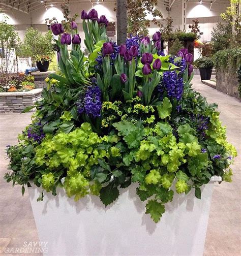 44 Creative And Beautiful Spring Garden Containers Ideas Garden