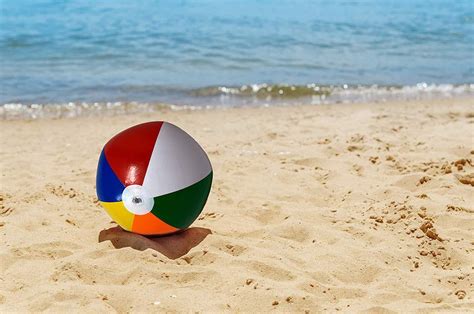 Beachgoer Pack Of 12 20 Beach Balls Rainbow Inflatable Beach Balls
