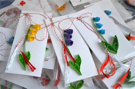 In aceasta categorie gasiti martisoare si accesorii pentru martisoare, ata de martisor, brose, cartonaje pentru facut martisoare handmade, pungi de martisor si multe altele. Martisoare quilling: flori de primavara colorate | Circul ...