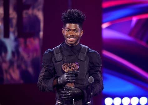 Lil Nas X Says Be Delusional While Dream Chasing In Iheartradio Award