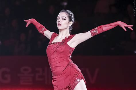 Evgenia Medvedeva Million Red Roses 🌹 Skating Outfits Ice Skating