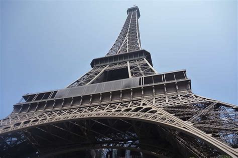 A Fim De Descobrir A Altura Aproximada Da Torre Eiffel