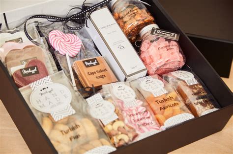 Md Box 1 Luxurious Mothers Day T Box Comprising 13 Delectable