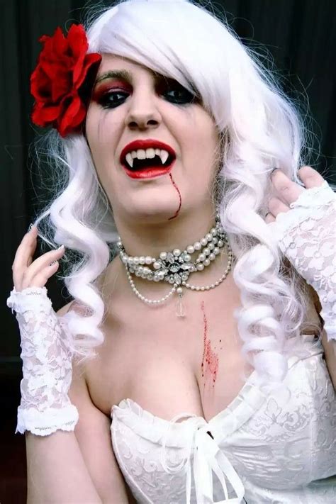Pin By Maria Daugbjerg On Vampires Halloween Face Makeup