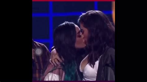 Los Mejores Besos De Lesbianas En Cuarentena Youtube