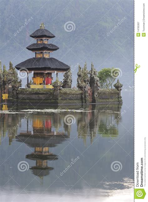Bali Pura Ulun Danu Bratan Water Temple Stock Image Image Of Lake