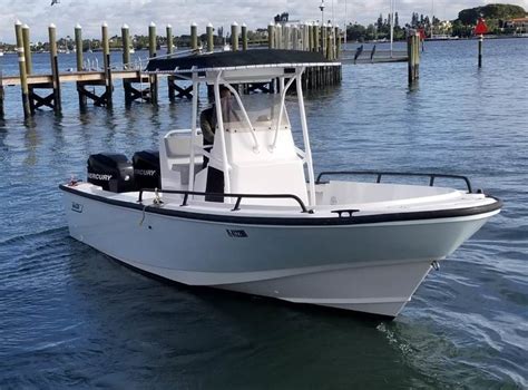 2004 Boston Whaler 24 Justice Center Console Fishing Boat