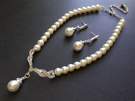 romantic pearls wedding bridal necklace rhinestones necklace etsy bridal necklace romantic