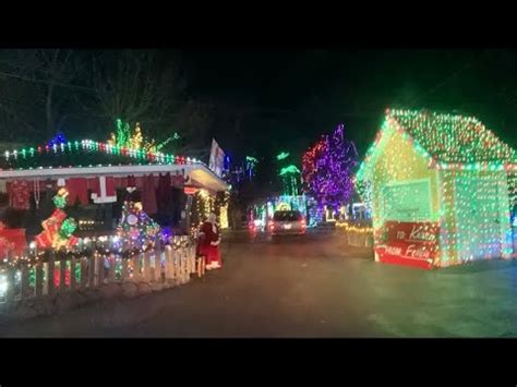 Santas Village Holiday Lights Show Drive Thru Dundee Illinois Youtube