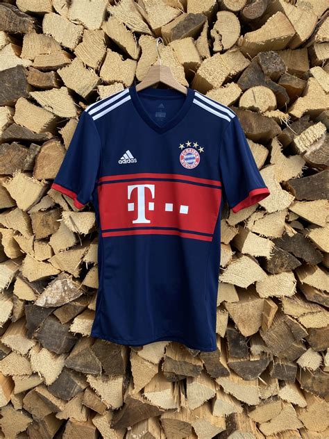 Fc Bayern München Trikot Away 1718 History Of Football Shirts