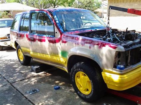 Dedicated Fan Turns 1993 Ford Explorer Into Perfect Replica Of Jurassic