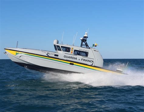 La pesca dei datteri è severamente vietata per legge. Guardia di Finanza: Napoli, scoperto un vasto commercio ...