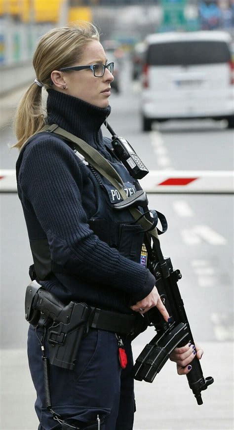 photo military girl guns female police officers