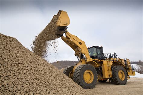Caterpillar Launches New 992 Wheel Loader With 48 Greater Efficiency