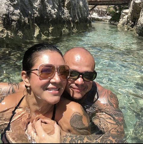 2 Best U Roberts 1o17 Images On Pholder Rey Mysterio Posted Selfie S Of Him And His Wife Unmasked