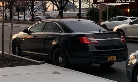 Autoguide flashes the lights and sounds the sirens on ford's new police interceptors. 2014 Ford Taurus Police Interceptor (Unmarked ...