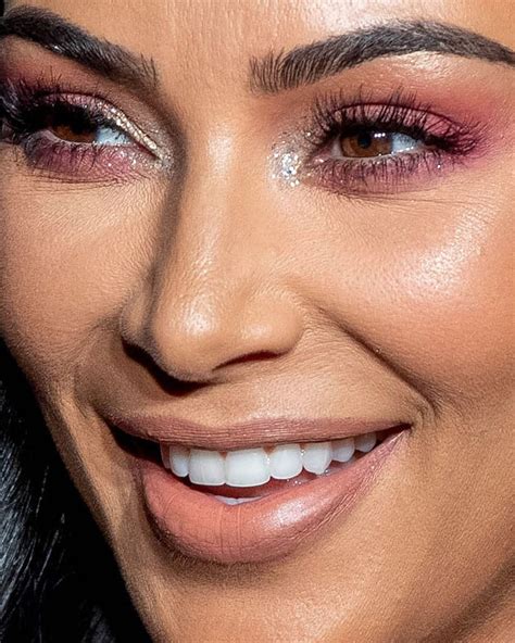40 Extreme Closeups Of Celebrity Faces That Show That Theyre Just As