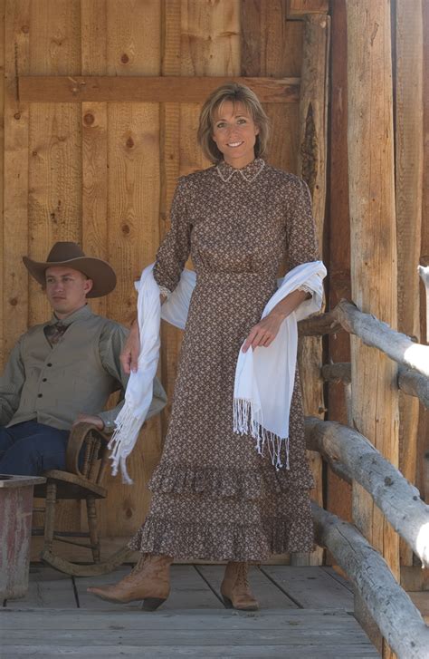 Prairie Schooner Dress Cattle Kate