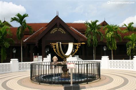 Monumen bersejarah di asia tenggara. 15 Tempat Bersejarah Di Malaysia Yang Wajib Masuk Dalam ...
